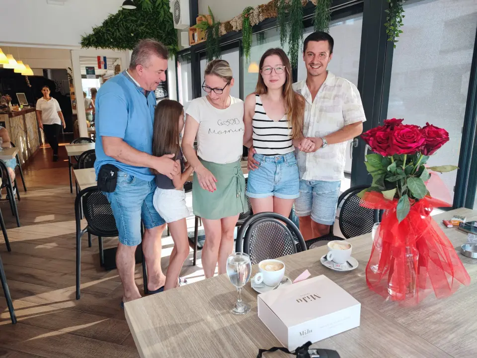 Pala prva prosidba na 'klupi za zabljubljene' u Pirovcu: Klaudija rekla 'da'