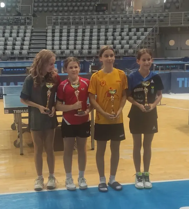 Uspjeh za stolnotenisačice: Šibenčanke iz Zadra odlaze punih ruku trofeja