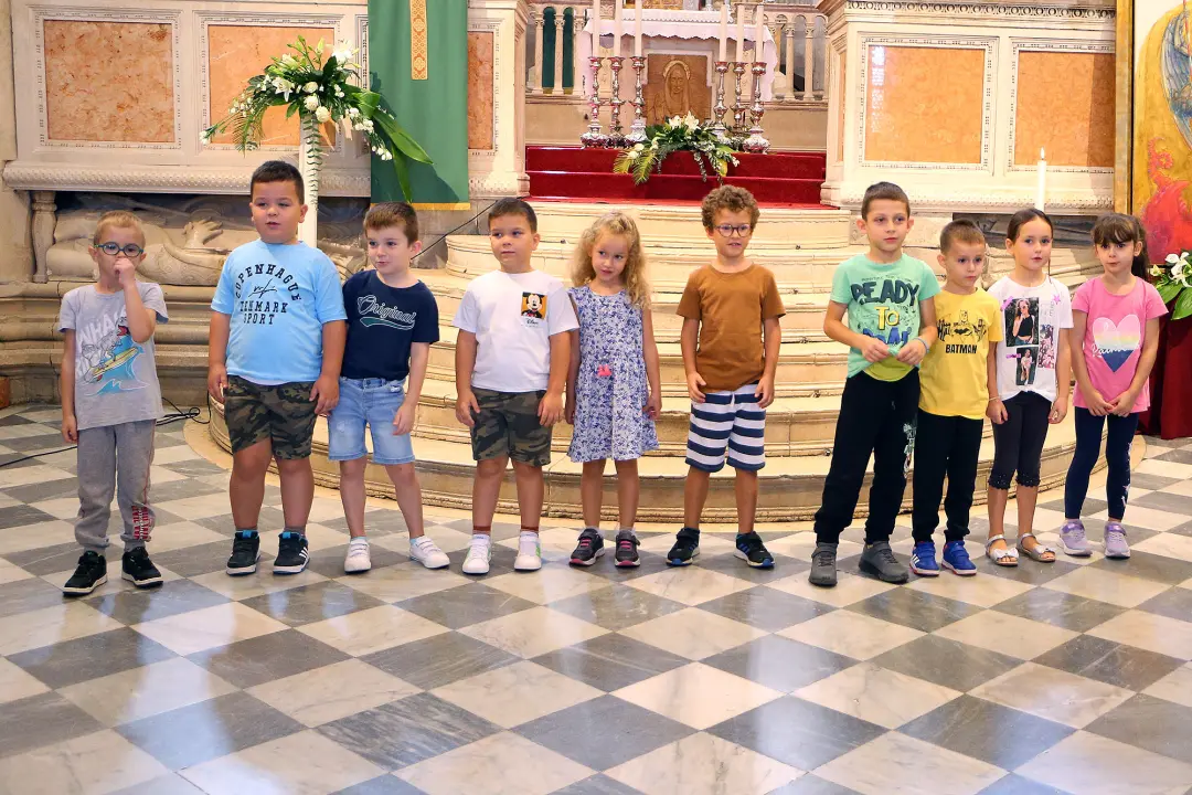 Mališani posjetili katedralu i susreli se s biskupom Rogićem