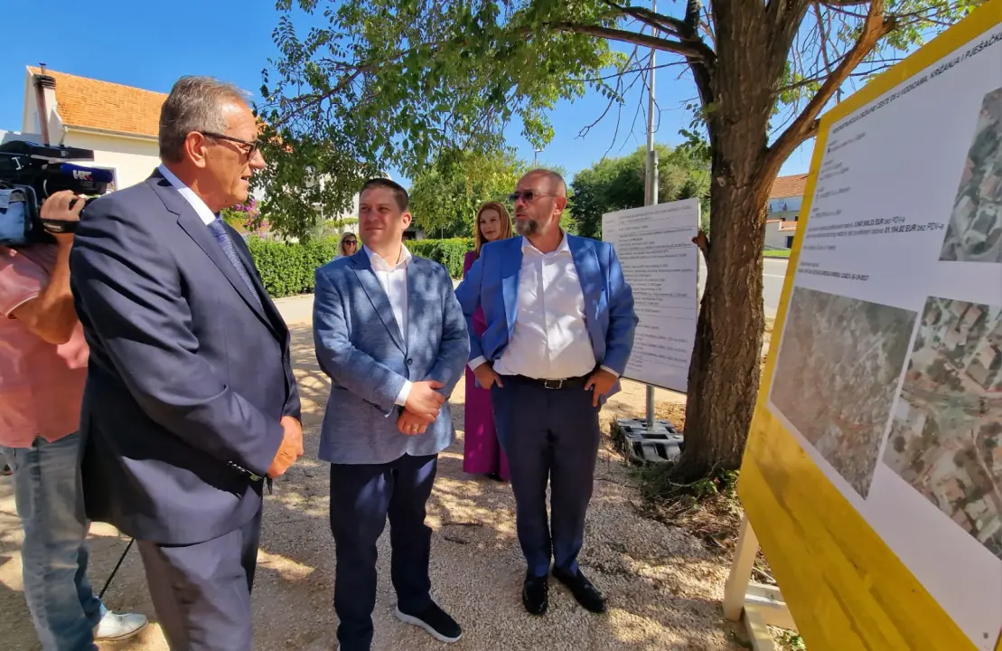Započeli radovi na rekonstrukciji državne ceste DC8 u Vodicama 