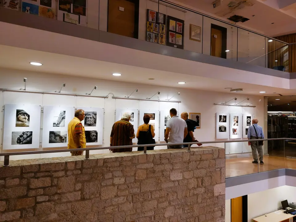 U knjižnici razgledajte izložbu fotografija 'Capita'
