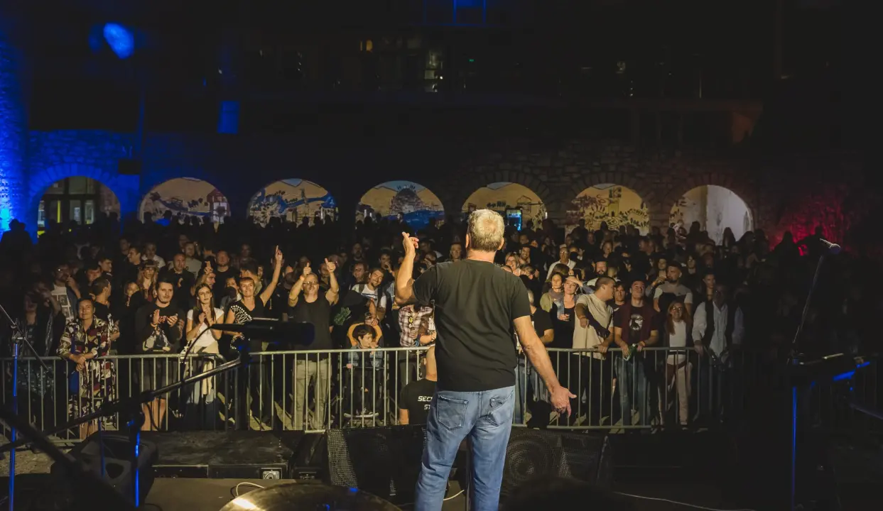 Prva večer Babljeg ljeta prošla odlično: Ni Partibrejkersi nisu uspjeli pokvariti party