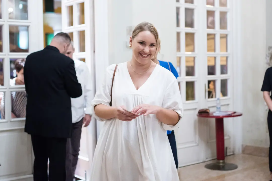 Dođi gola na večeru: Nova predstava šibenskog kazališta humorom šamara gledatelje!