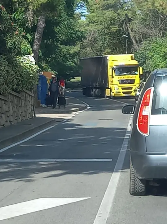 Opet nevolje s kamionima niz gimnaziju: Srećom, ovaj put je relativno brzo riješena stvar