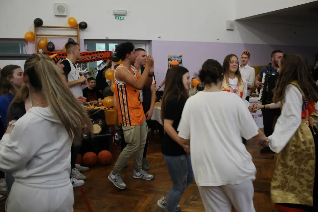 Dani kruha održani u Ekonomskoj školi Šibenik: Dio hrane doniran Caritasu