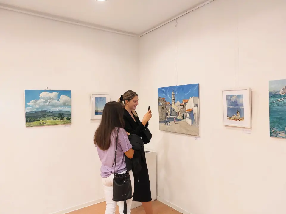 U knjižnici otvorena izložba mlade ukrajinske umjetnice