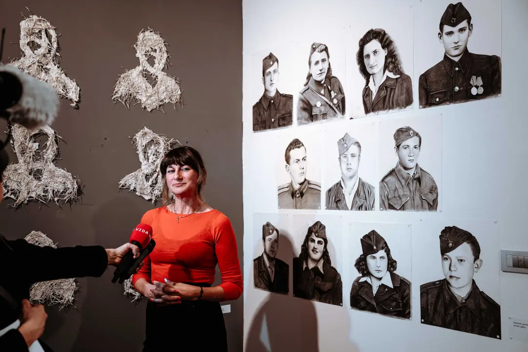 U Muzeju pobjede otvorena izložba 'Portreti partizana': Ana crta kako bi upoznala obiteljsku povijest