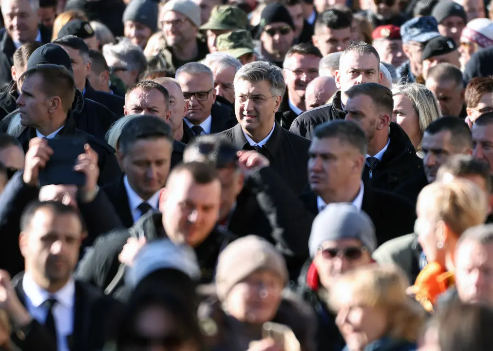 Na Danu sjećanja deseci tisuća građana, ulicama Vukovara odjekivao glas Siniše Glavaševića