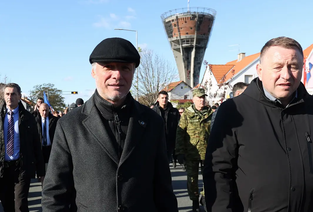 Na Danu sjećanja deseci tisuća građana, ulicama Vukovara odjekivao glas Siniše Glavaševića