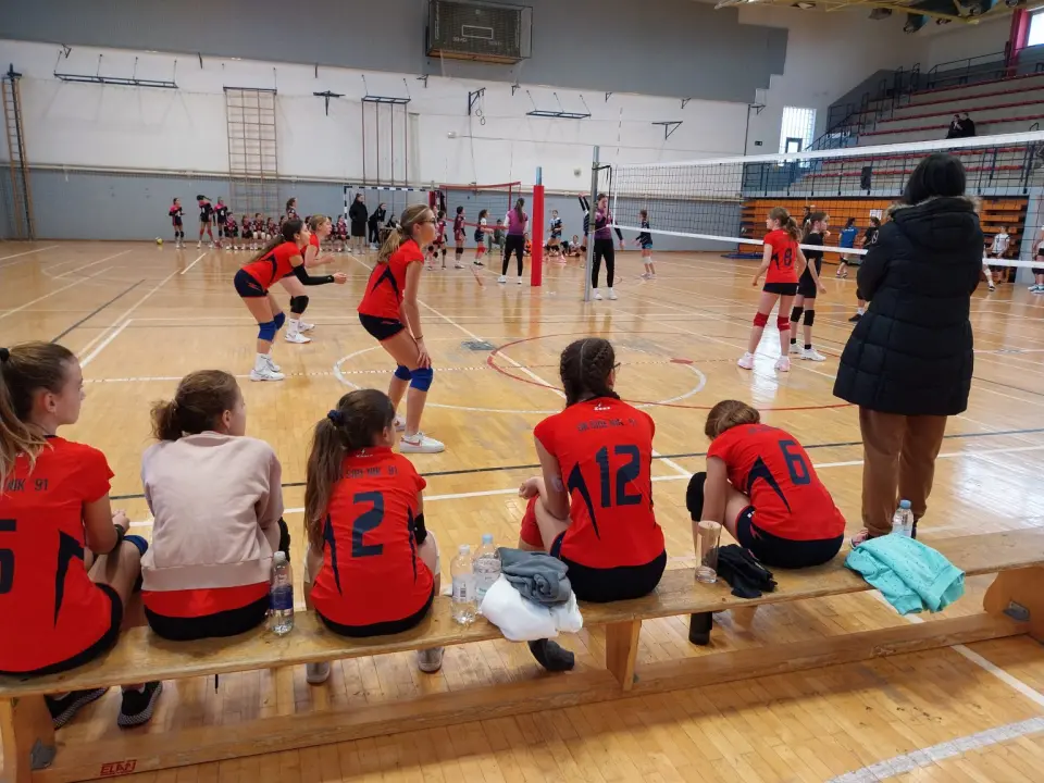 U Kninu održan prvi susret male odbojke otvorenog prvenstva Šibensko-kninske županije