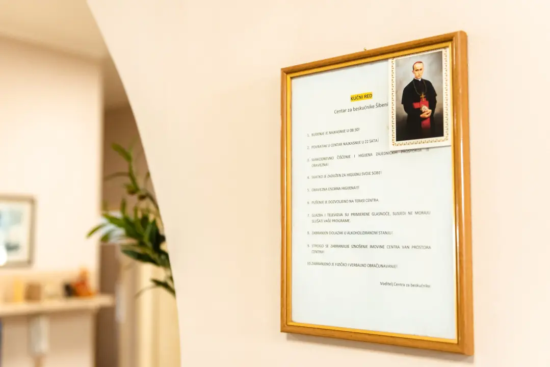 Gradonačelnik i biskup posjetili Prihvatilište za beskućnike: Najavljena i obnova pučke kuhinje