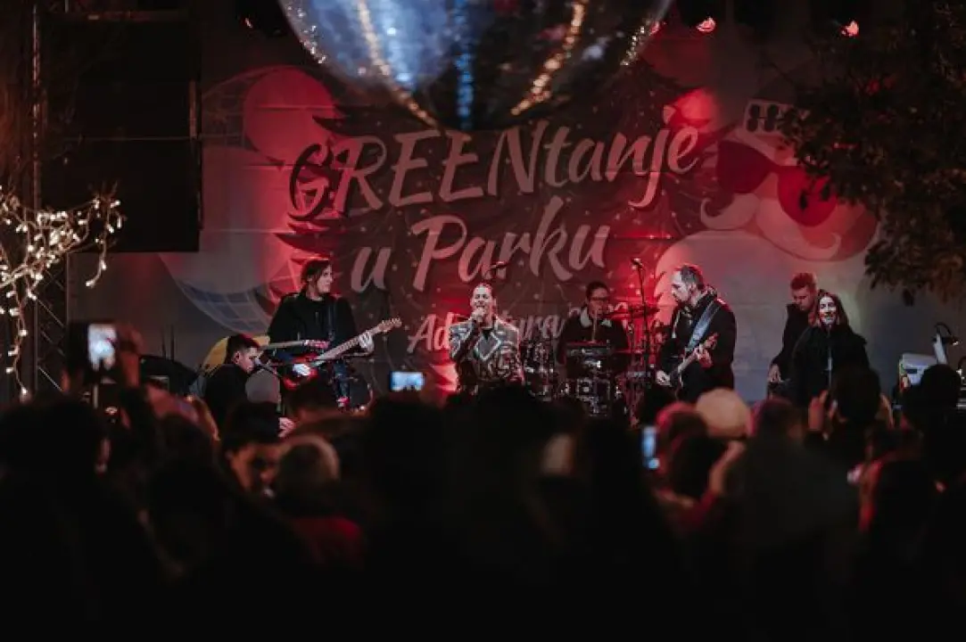Mlada glazbenica Nika Turković napravila dobru atmosferu u Parkiću  
