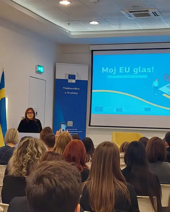 Šibenski gimnazijalci sudjelovali u raspravama u Kući Europe