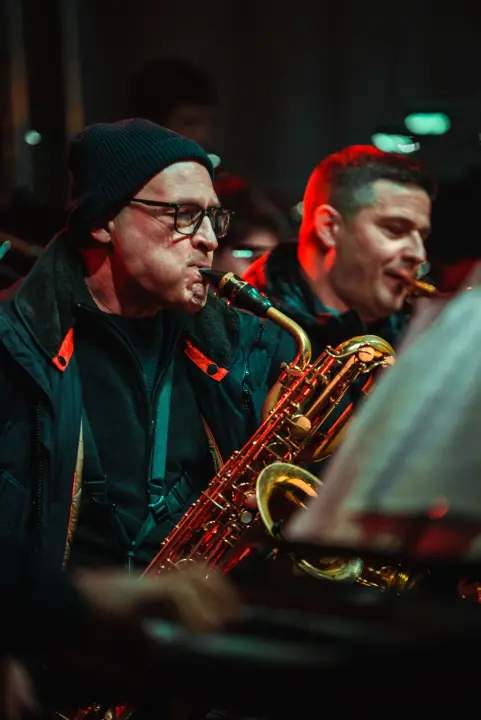 Big Band Šibenik sinoć razveselio publiku na Adventuri