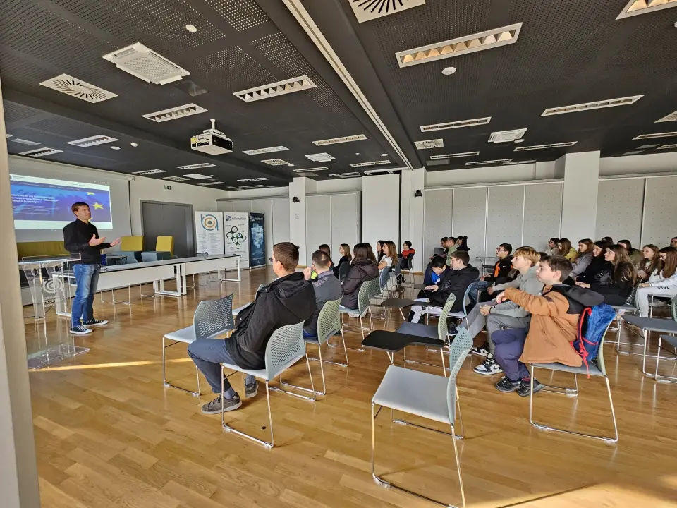 Završila je terenska nastava u sklopu projekta Regionalni znanstveni centar RaSTEM!