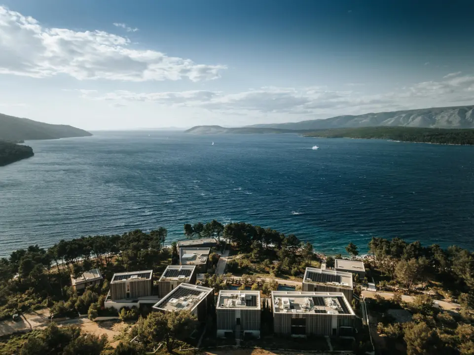 Skelin Mont stolarija na poznatom Maslina Resortu, jednom od najluksuznijih hotelskih resorta u Hrvatskoj! 
