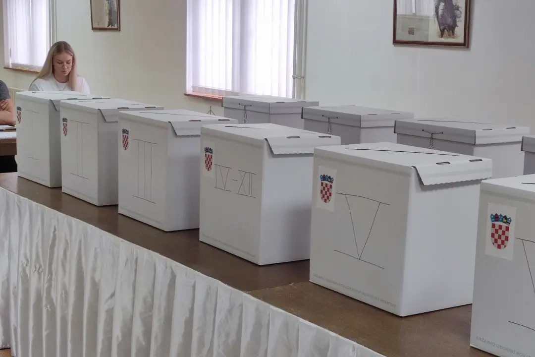 Glasovanje pripadnika Hrvatske vojske u Hrvatskoj i inozemstvu 