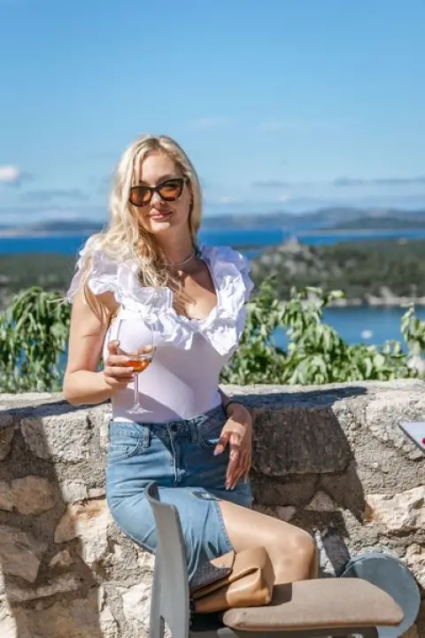 Zagrijavanje na tvrđavi Barone: Kandidatkinje za najljepšu mamu Hrvatske zabavljale se na šibenskom kaštelu