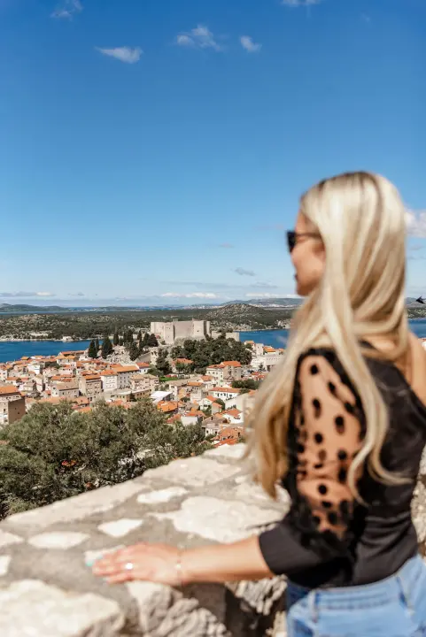 Zagrijavanje na tvrđavi Barone: Kandidatkinje za najljepšu mamu Hrvatske zabavljale se na šibenskom kaštelu