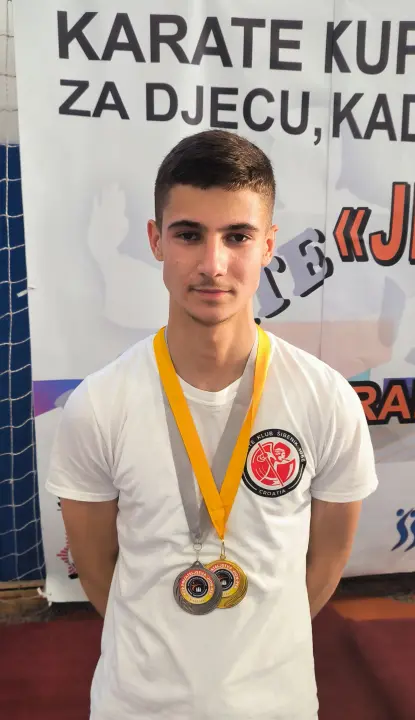 Čak 40 medalja karataša KK Šibenik 1066 na Kupu prijateljstva u Bihaću