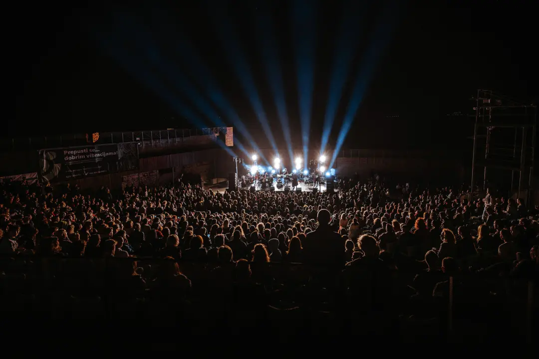 Odlično raspoložena publika i fantastičan nastup Urbana i gudača na Tvrđavi sv. Mihovil