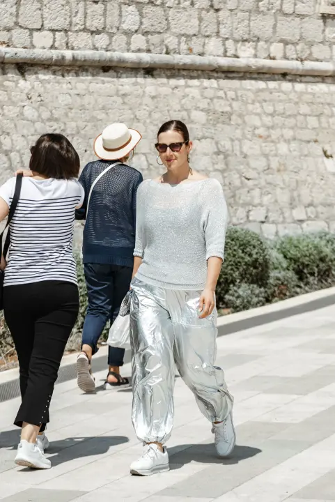 Lijepe dame iz Đira prošetale elegantne komade za svaki dan 