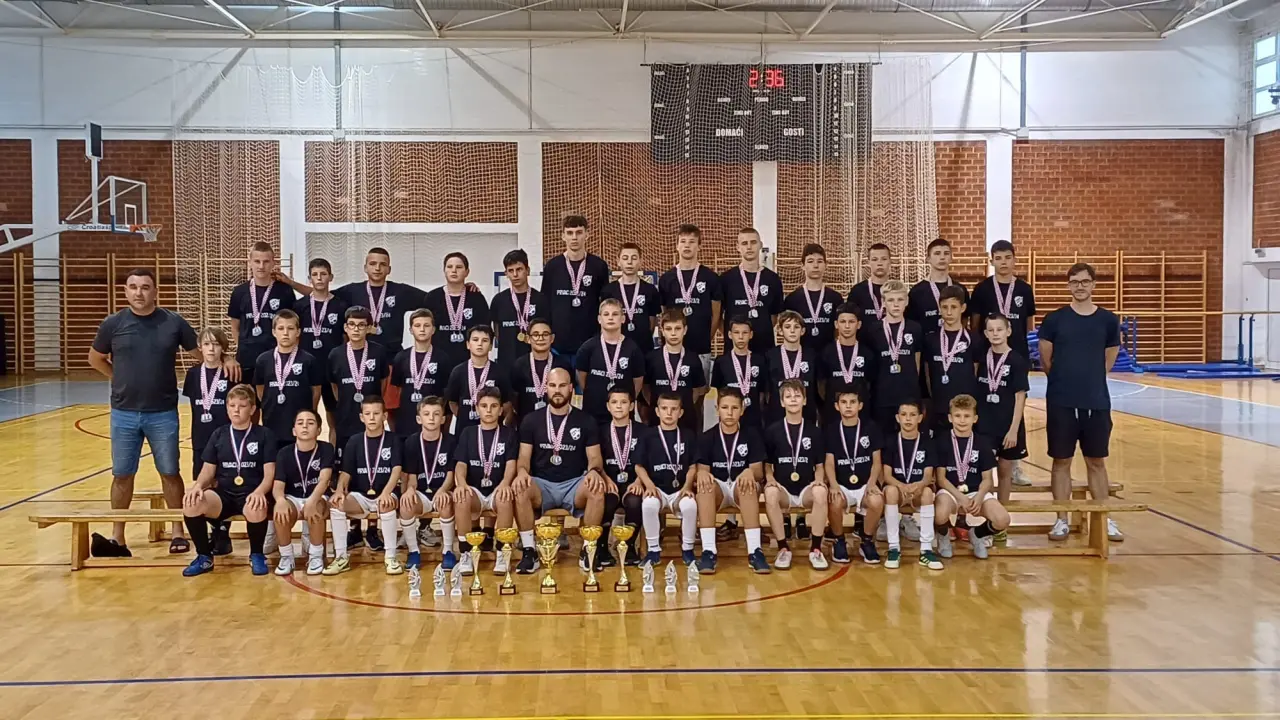 Sjajan uspjeh mlađih kategorija MNK Murter: 'Pokorili' Top Tim ligu, Kup i Masters 
