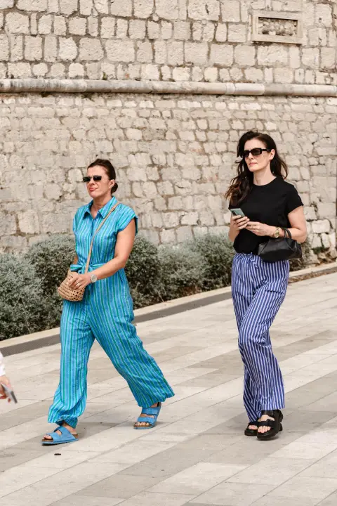 Moda na šibenskim kalama: Dame iz Đira po gradu koje su ukrale sve poglede