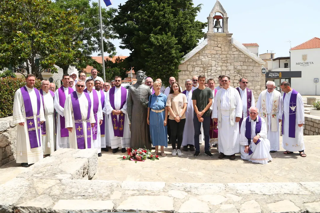Svećenici Šibenske biskupije okupili se u Primoštenu