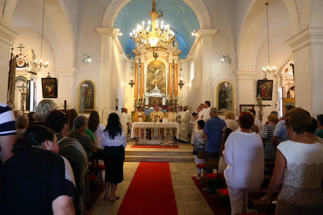 U Rogoznici proslavljena Gospa od kapelice