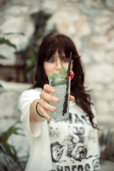 Mladi par u srcu grada otvorio posebni Ginfinity Bar!