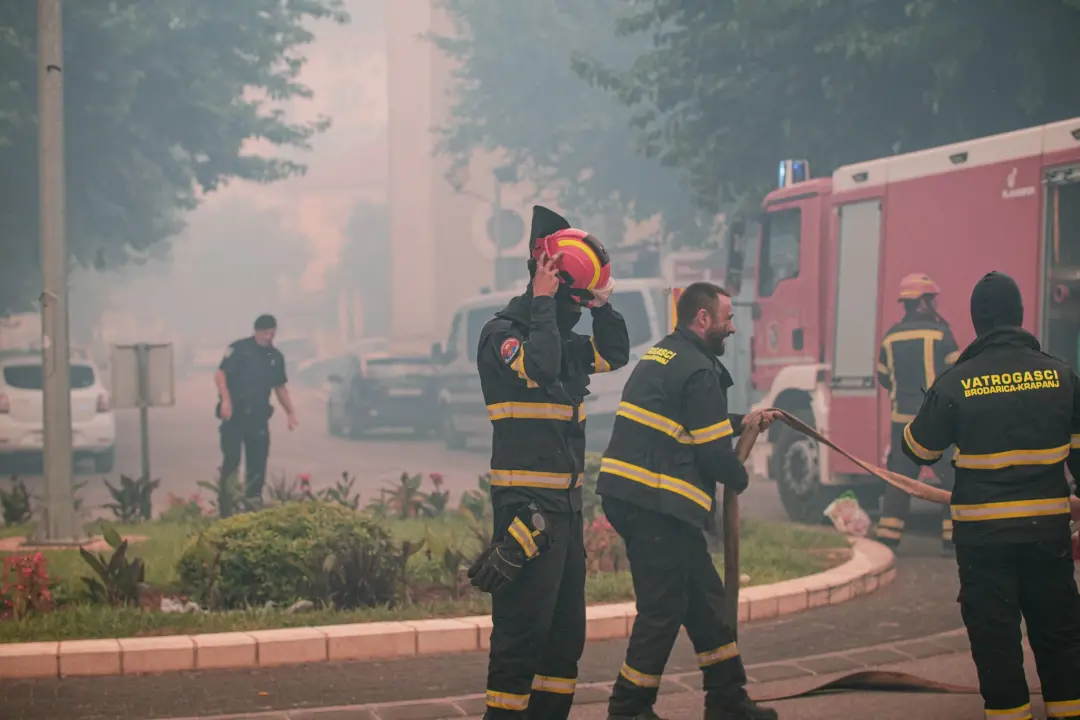 Hrvatsku bi usred sezone požara mogao dočekati štrajk vatrogasaca, problem su plaće
