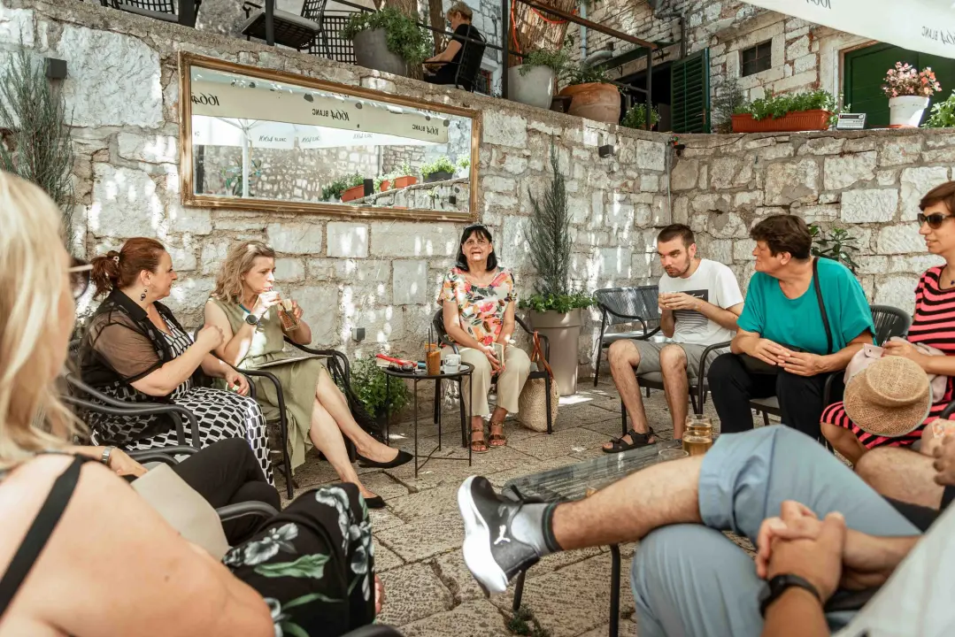 Pjesnikinje Edita Vlahov i Duška Krnić čitale stihove članovima Kamenčića 