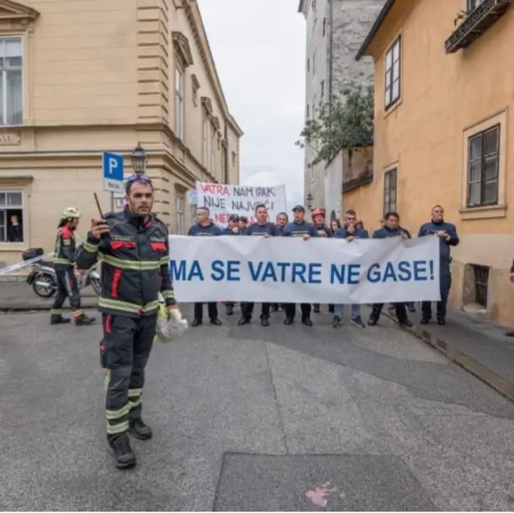 Hrvatsku bi usred sezone požara mogao dočekati štrajk vatrogasaca, problem su plaće