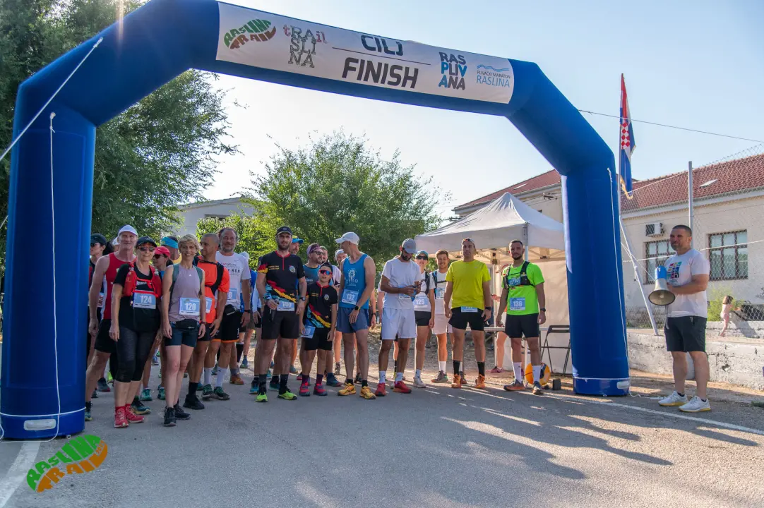 Održana prva utrka Raslina trail, staza prolazila kroz opožarena područja tog kraja