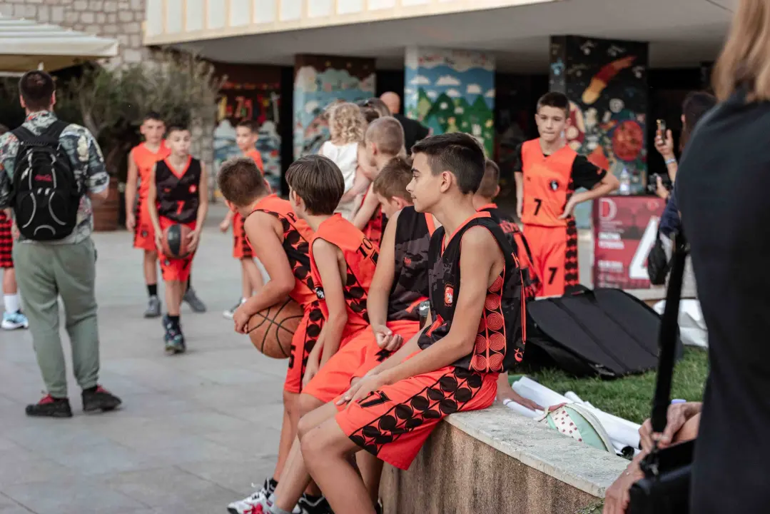 U Šibeniku održano druženje u spomen na Dražena: 'Imao je tri ljubavi - Šibenik, Hrvatsku i košarku'