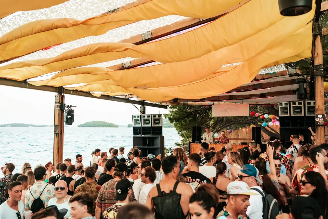 Počinje jedan od najpoznatijih svjetskih festivala - Defected u Tisnom