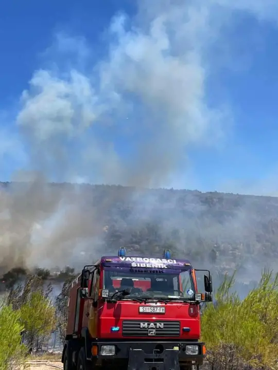 Šibenski vatrogasci nakon napornih 84 sata napokon doma