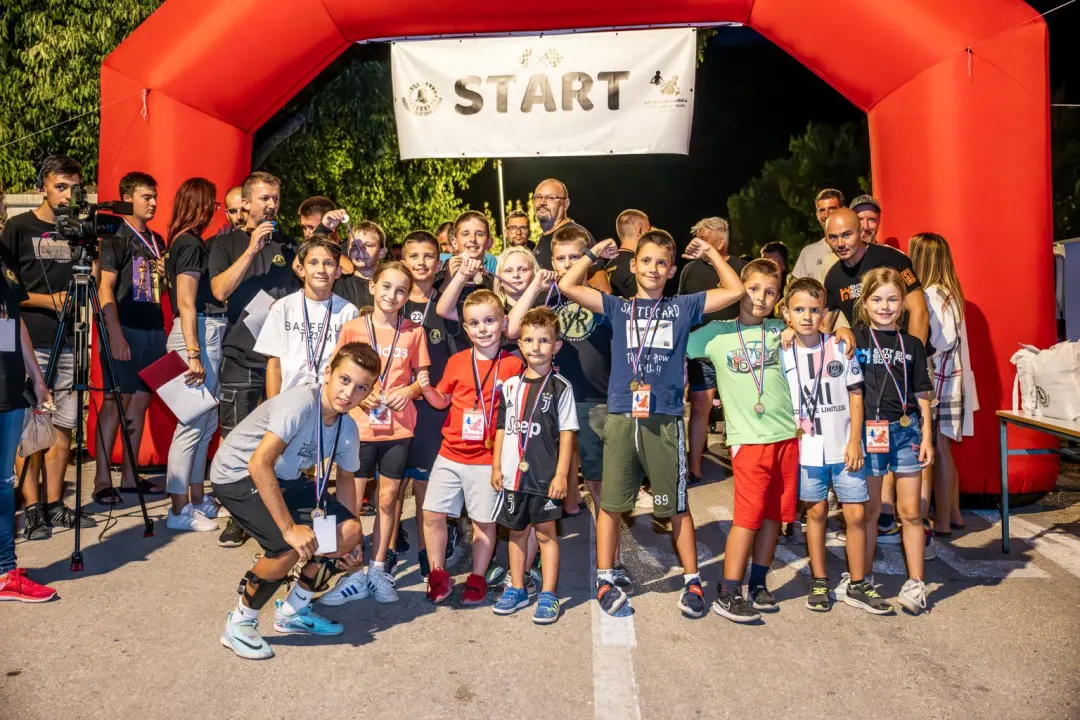 Više od 50 natjecatelja utrkivalo se na karićima kroz Rupe
