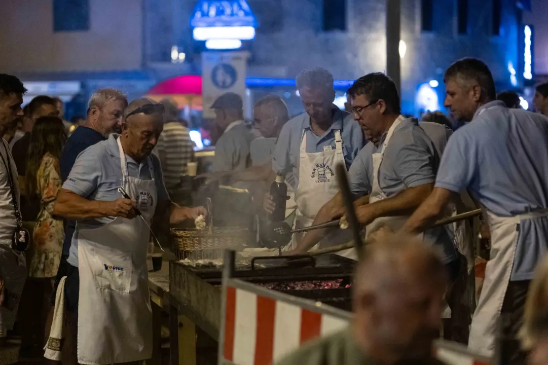 Vodička fešta okupila rekordan broj ljudi: Iće i piće, Mile Perkov, Fenixi, Spectrum i legendarni Petar Grašo
