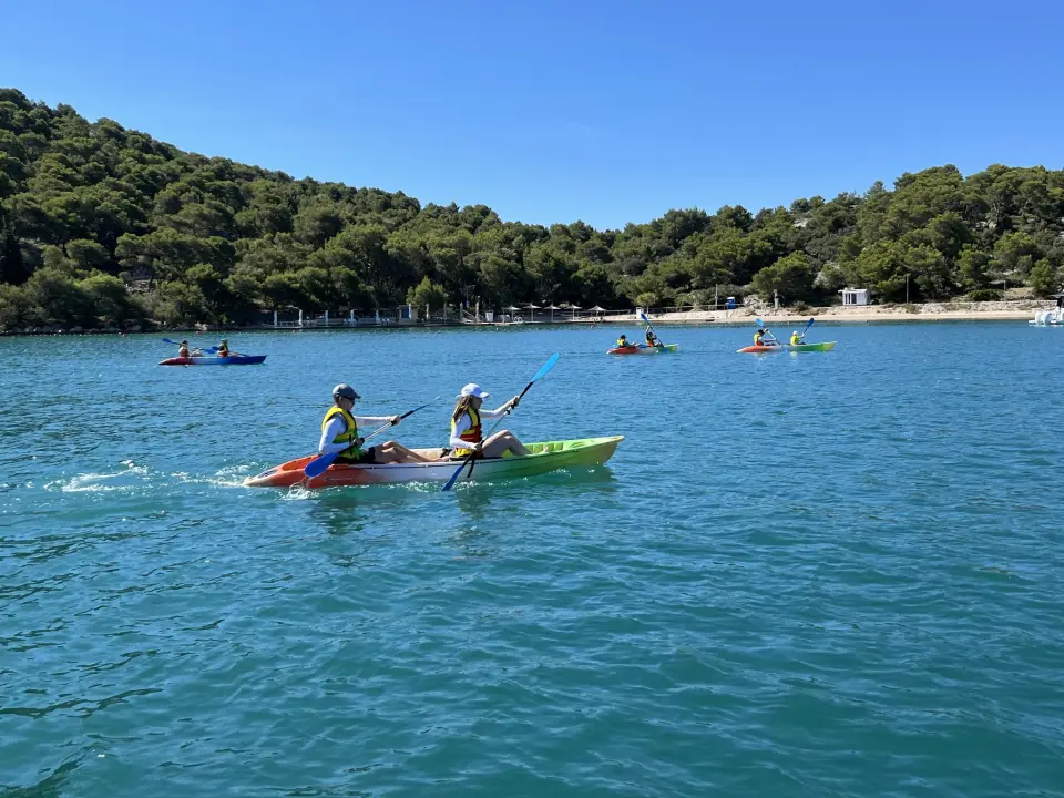 Priuštite svojoj djeci nezaboravno iskustvo uz dječji kamp sportova na vodi 