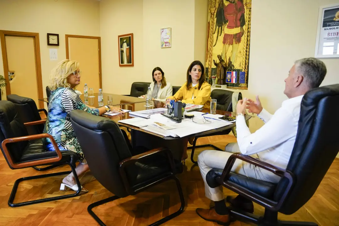 Američka veleposlanica Nathalie Rayes sastala se sa gradonačelnikom Burićem