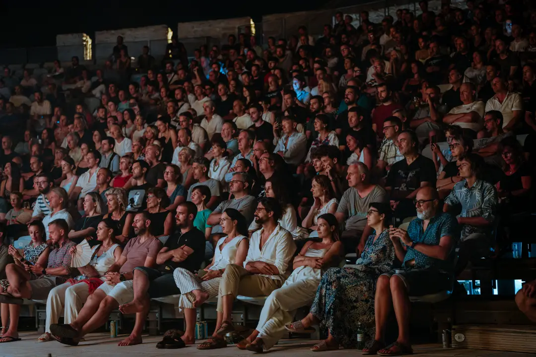 Gitaristička legenda Tommy Emmanuel na Mihovilu oduševio sviranjem tri dionice istovremeno 
