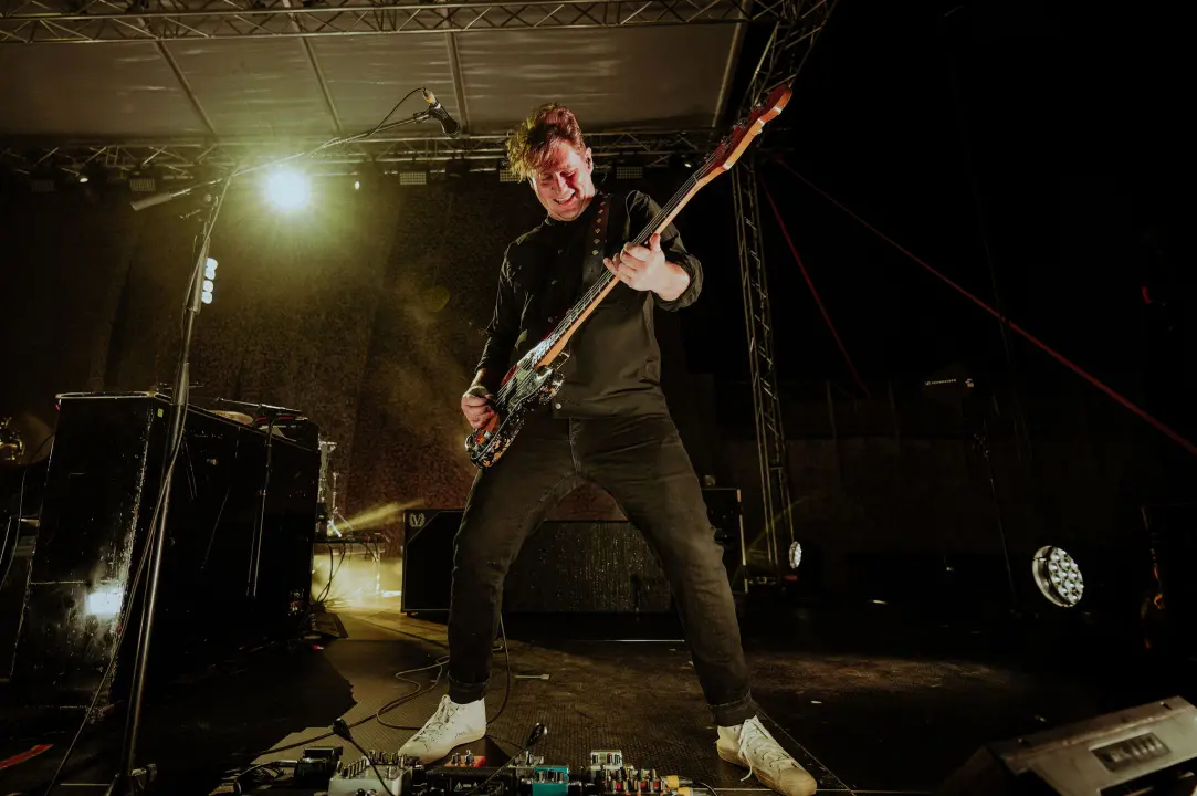 Editorsi održali fantastičan koncert u Šibeniku, nije ih omeo ni vjetar ni kiša