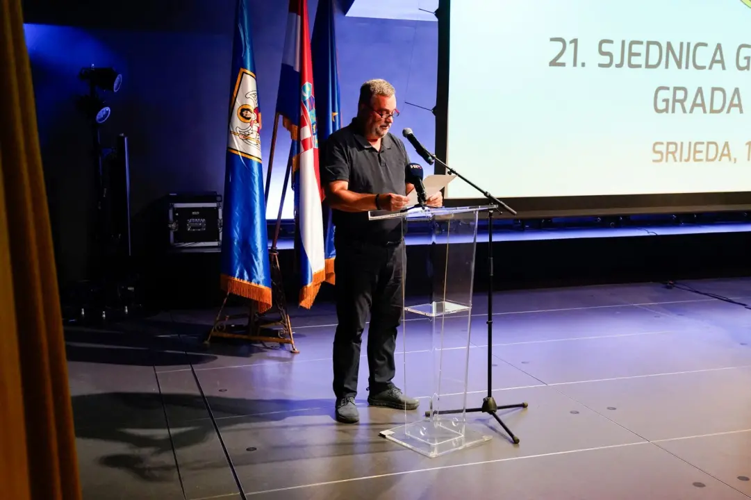 Potvrđeni dobitnici nagrada Grada, prodaje se veliko zemljište na Podima, a Šibenik je dobio i novog mrtvozornika