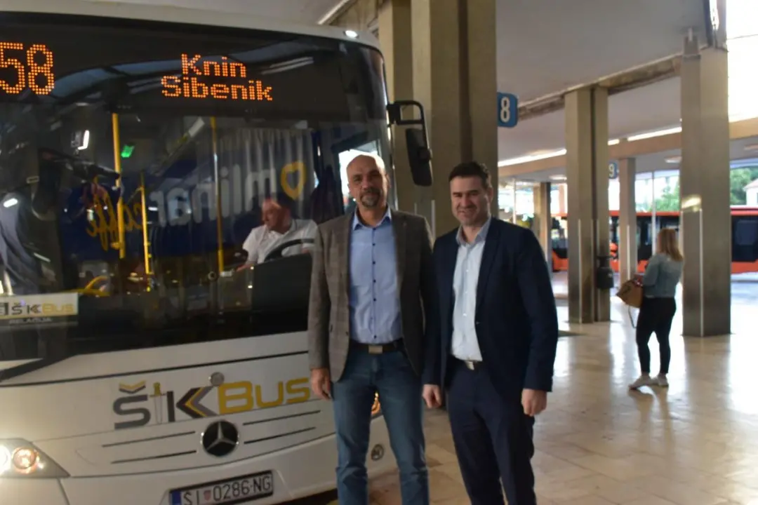 Među prvim putnicima: Župan Jelić i njegov zamjenik provozali se u ŠIKbusu