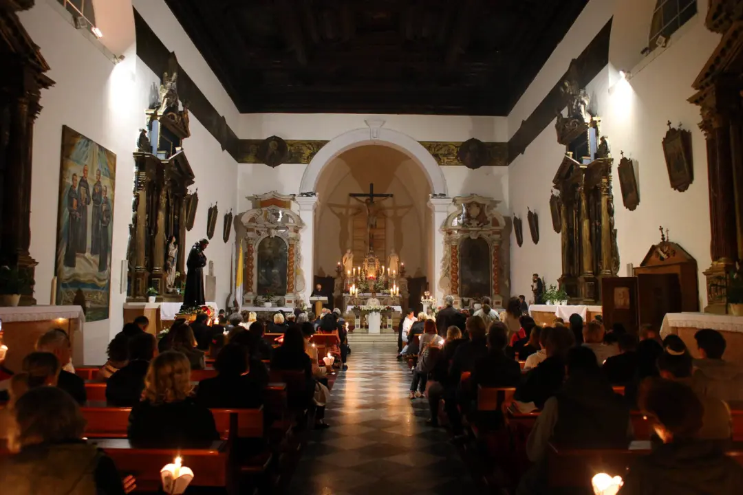 U centru Šibenika održana procesija s relikvijama svetog Frane