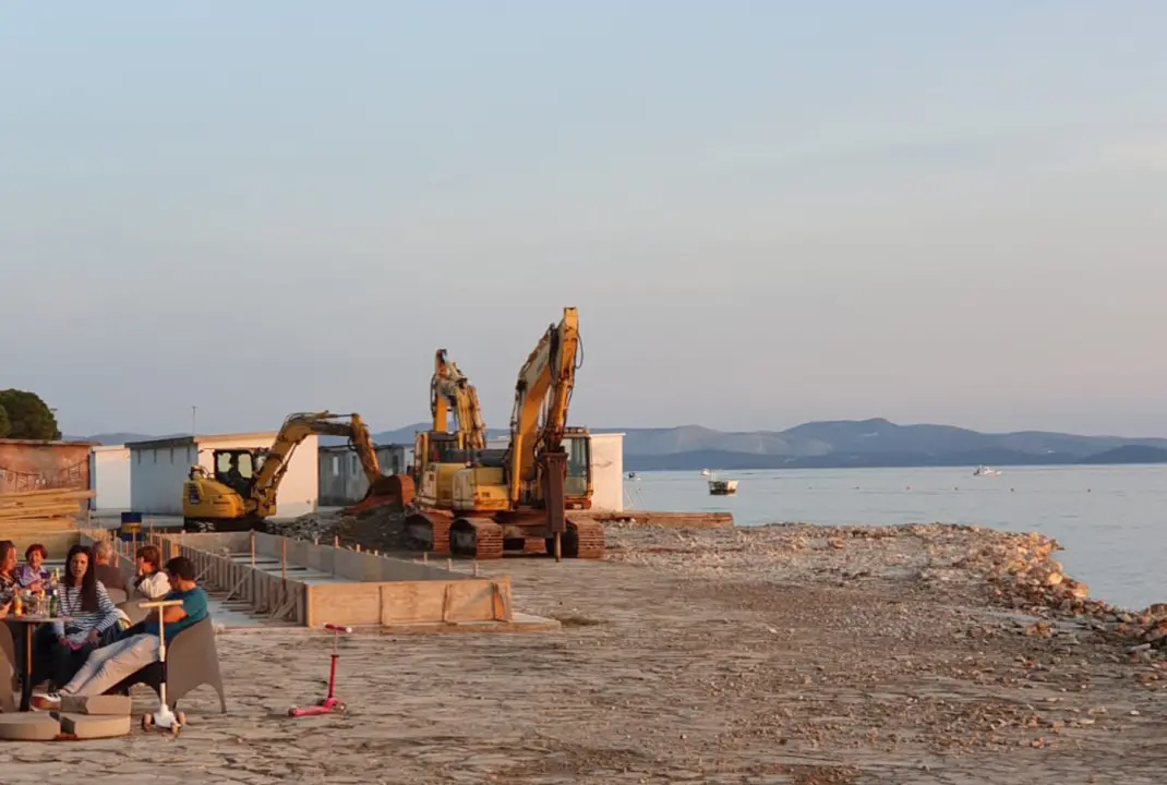 Teška mehanizacija na Jadriji počela s uređenjem kultnog kupališta, rok je šest mjeseci