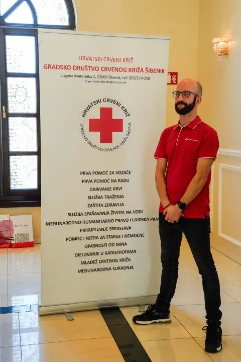 Šibenski Crveni križ dodjelio zahvalnice darivateljima krvi. Tomislav Zjačić svoju donirao čak sto puta 
