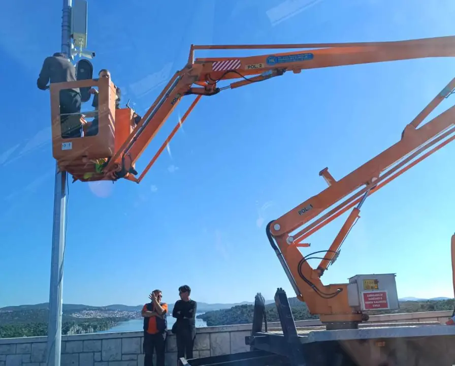 Na magistrali se vozi u kolonama, a čini se da će vozače uskoro snimati još jedna kamera